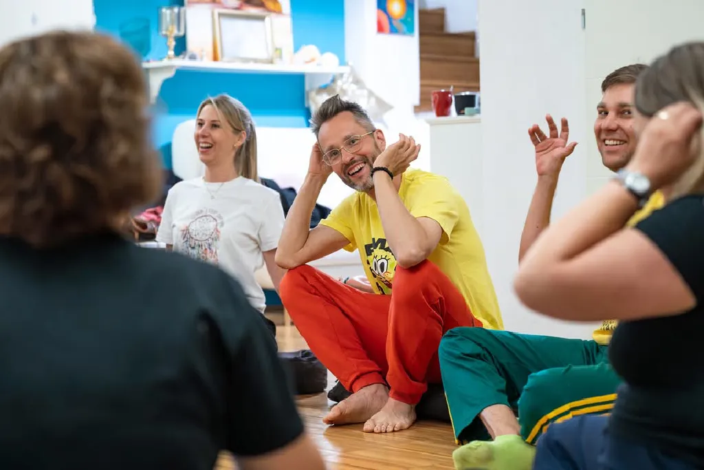 Kurs Instruktora Jogi Śmiechu – The Essence of Joy