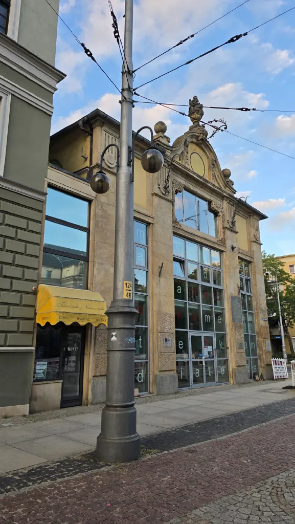 Relacje z innymi, relacje z popkulturą – speedfriending