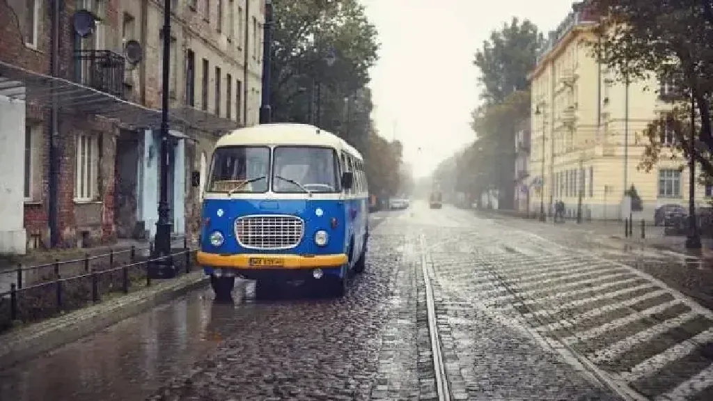 Ogórkiem po Pradze – wycieczka zabytkowym autobusem