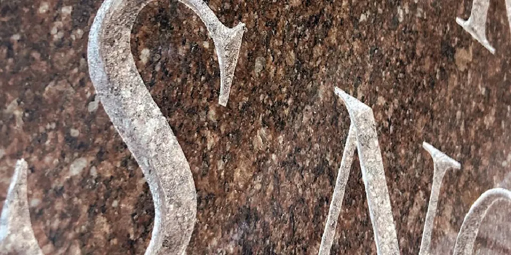 ARKADIUSZ KARAPUDA – wystawa Epigrafomania