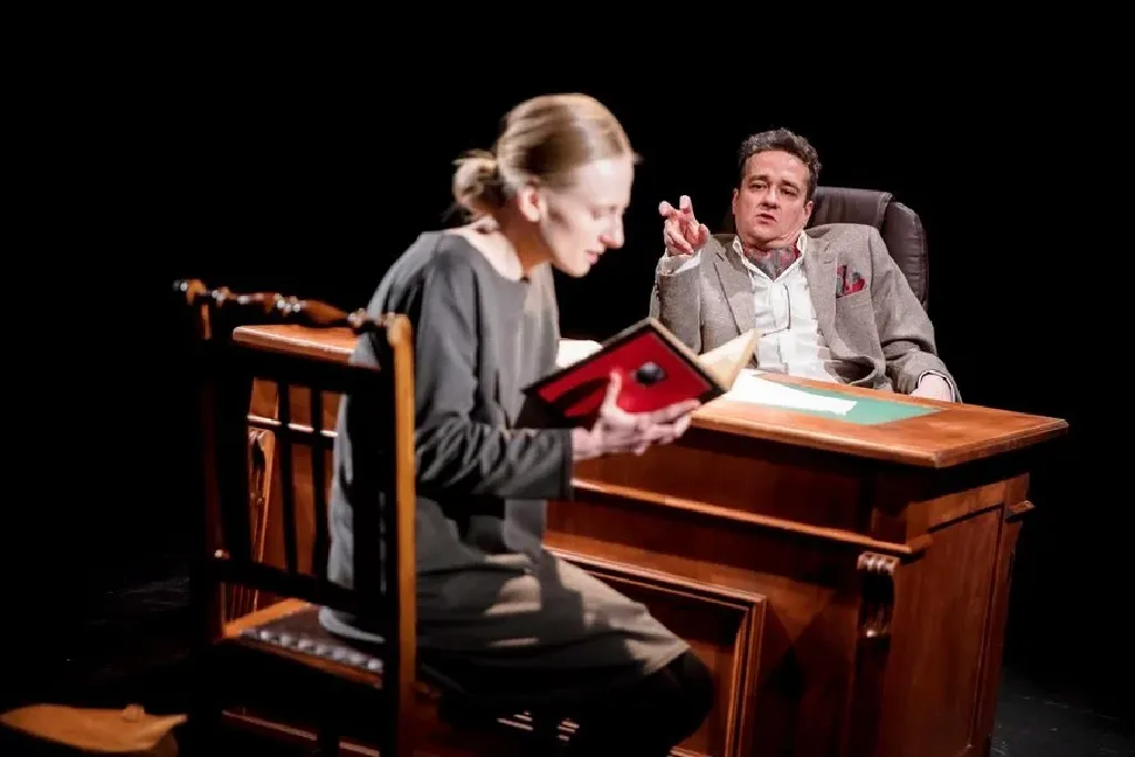 Oleanna – spektakl w Teatrze im. Stefana Jaracza