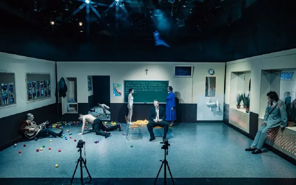 „Noc szpilek” – spektakl Teatru Nowego