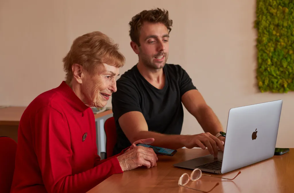Polub się z telefonem – warsztaty SeniorApp