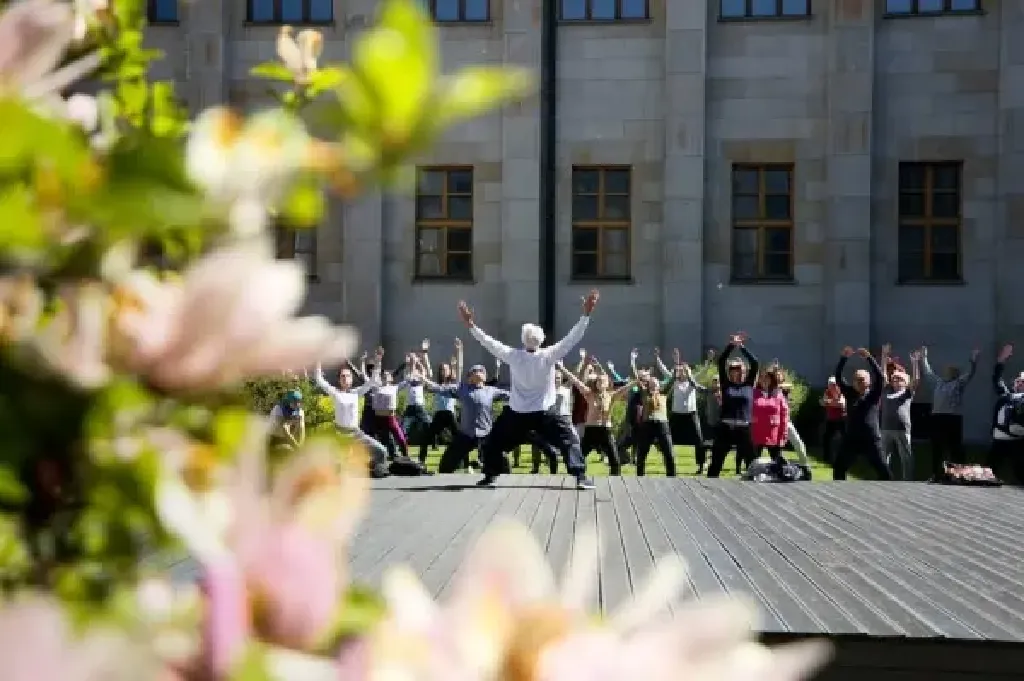 Qigong w muzeum – prozdrowotne ćwiczenia