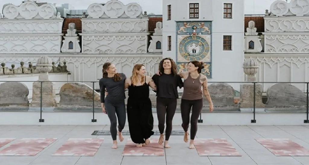 Joga w chmurach – zajęcia na Zamku