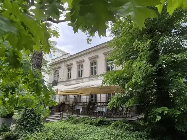 Wśród gwiazd literatury i teatru – spacer po Polnej i Marszałkowskiej