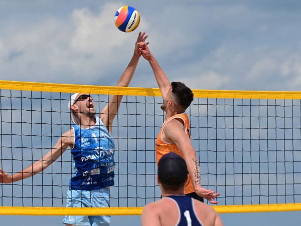Turniej siatkówki plażowej
