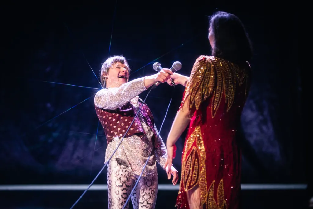 Intro – spektakl Teatru Klucz