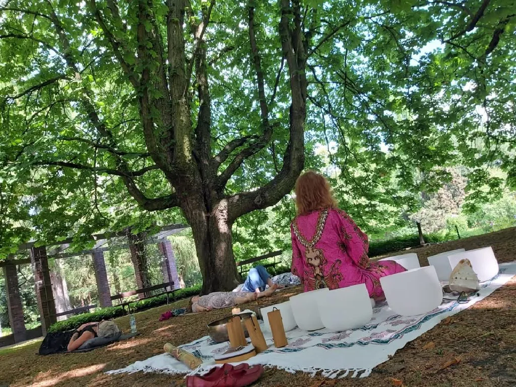 Qigong i Medycyna Dźwięku w Ogrodzie Botanicznym