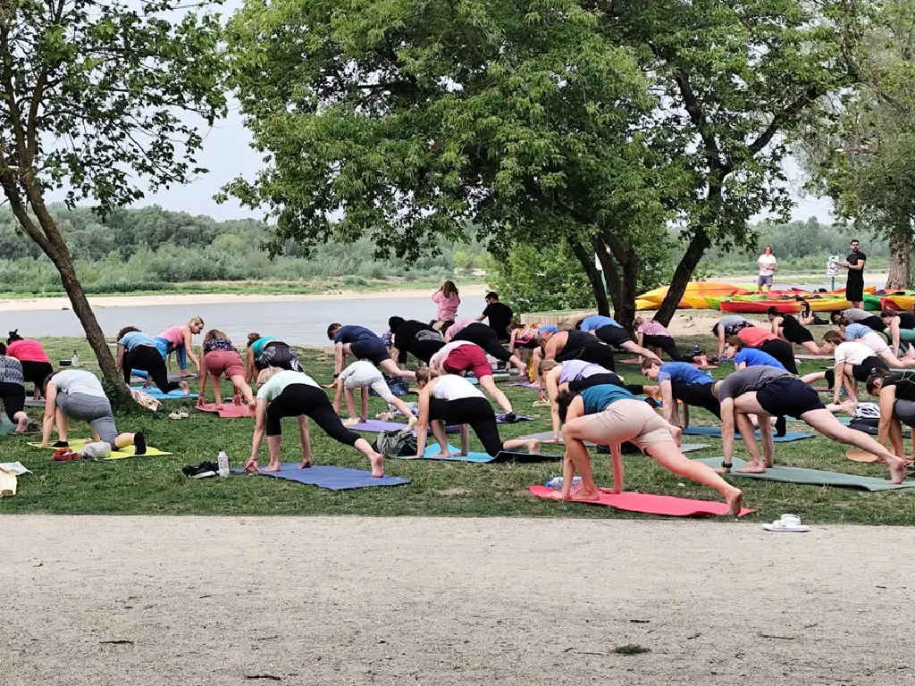 Joga na Plaży Romantycznej