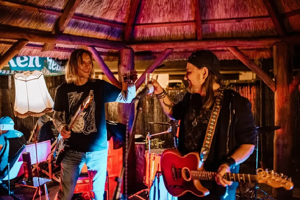 Blues na leżakach – Qbek i Chypis