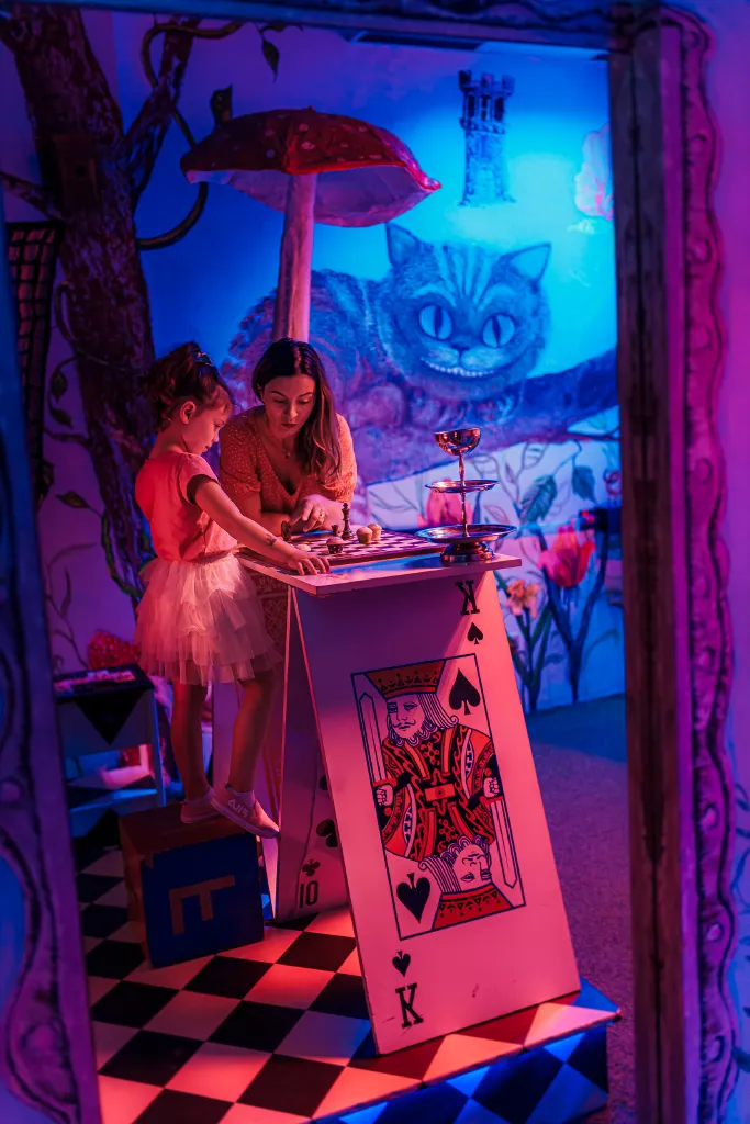 Let Me Out – escape room z tajemniczymi scenariuszami