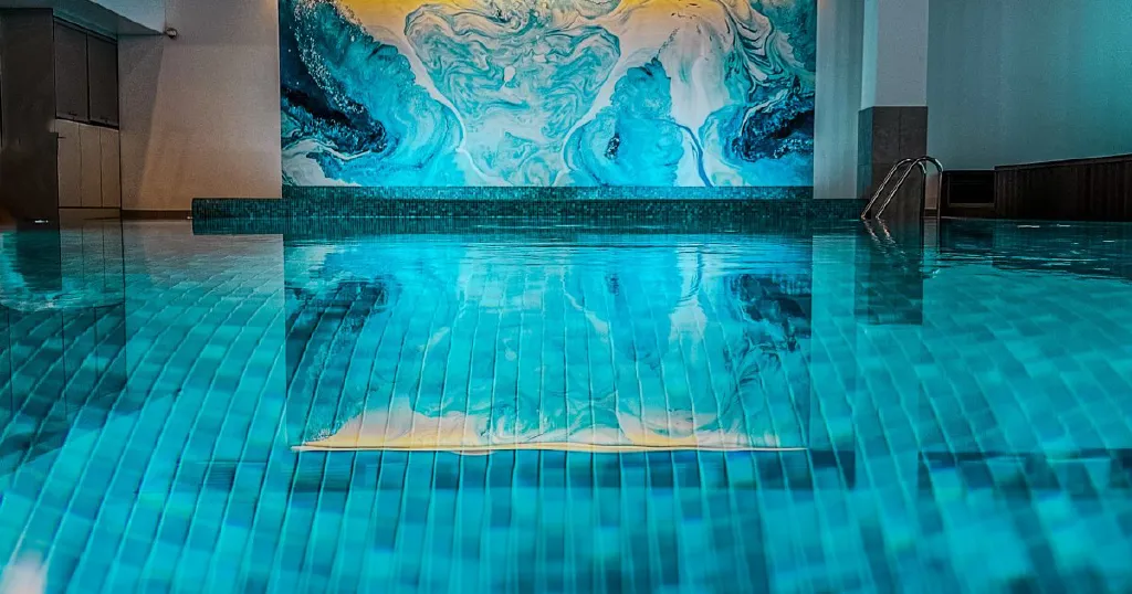 Wellness Pool & Spa